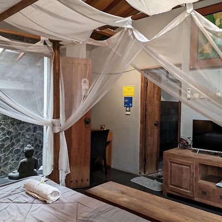 Astuti Gallery Homestay Yogyakarta Dış mekan fotoğraf