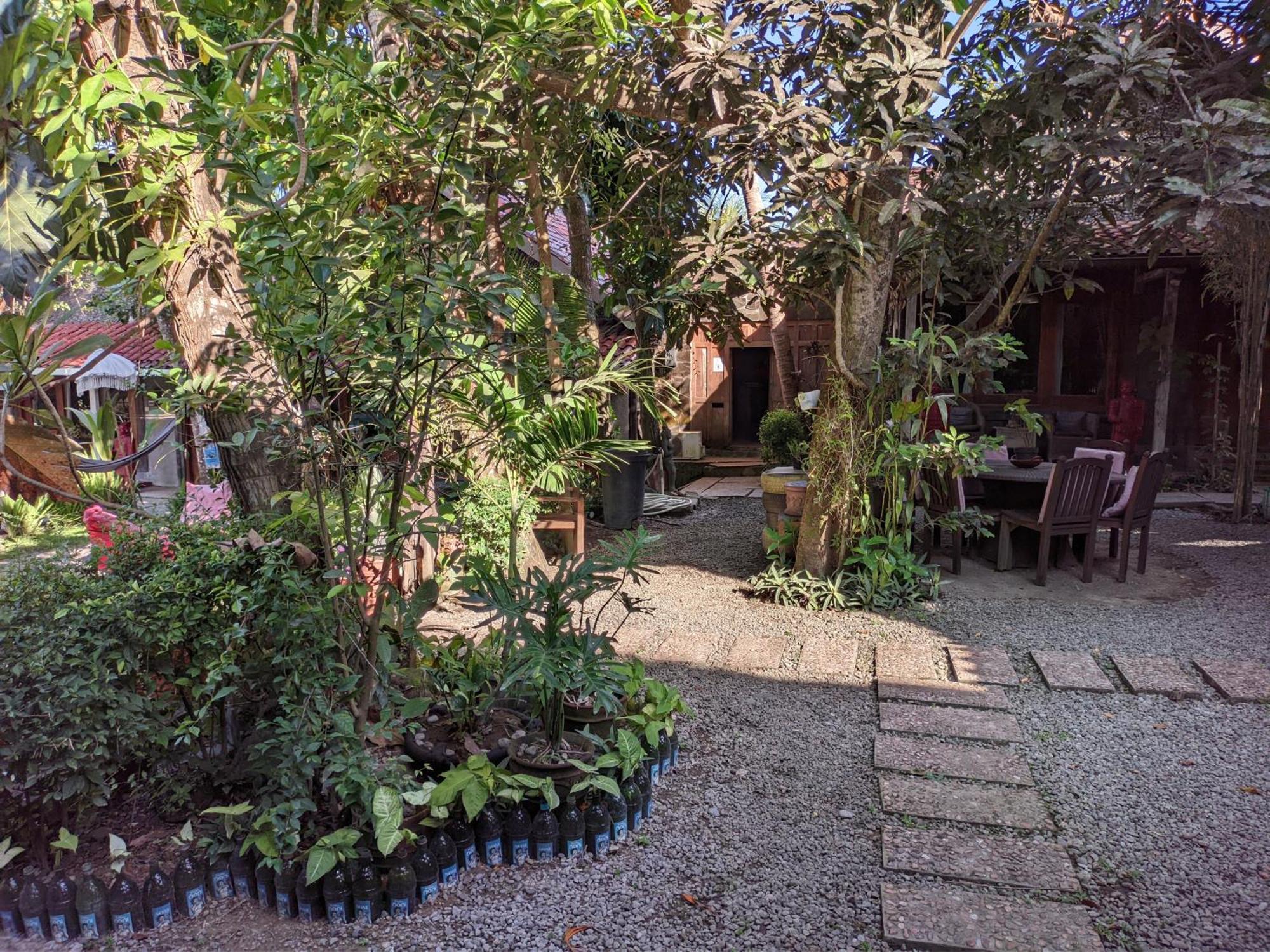 Astuti Gallery Homestay Yogyakarta Dış mekan fotoğraf