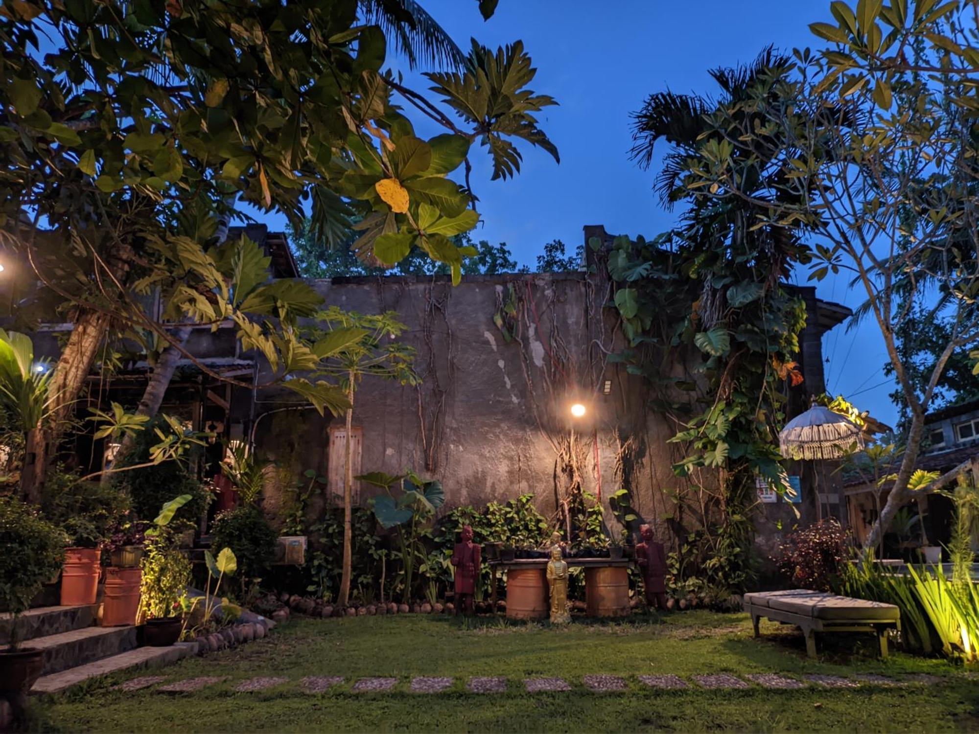 Astuti Gallery Homestay Yogyakarta Dış mekan fotoğraf
