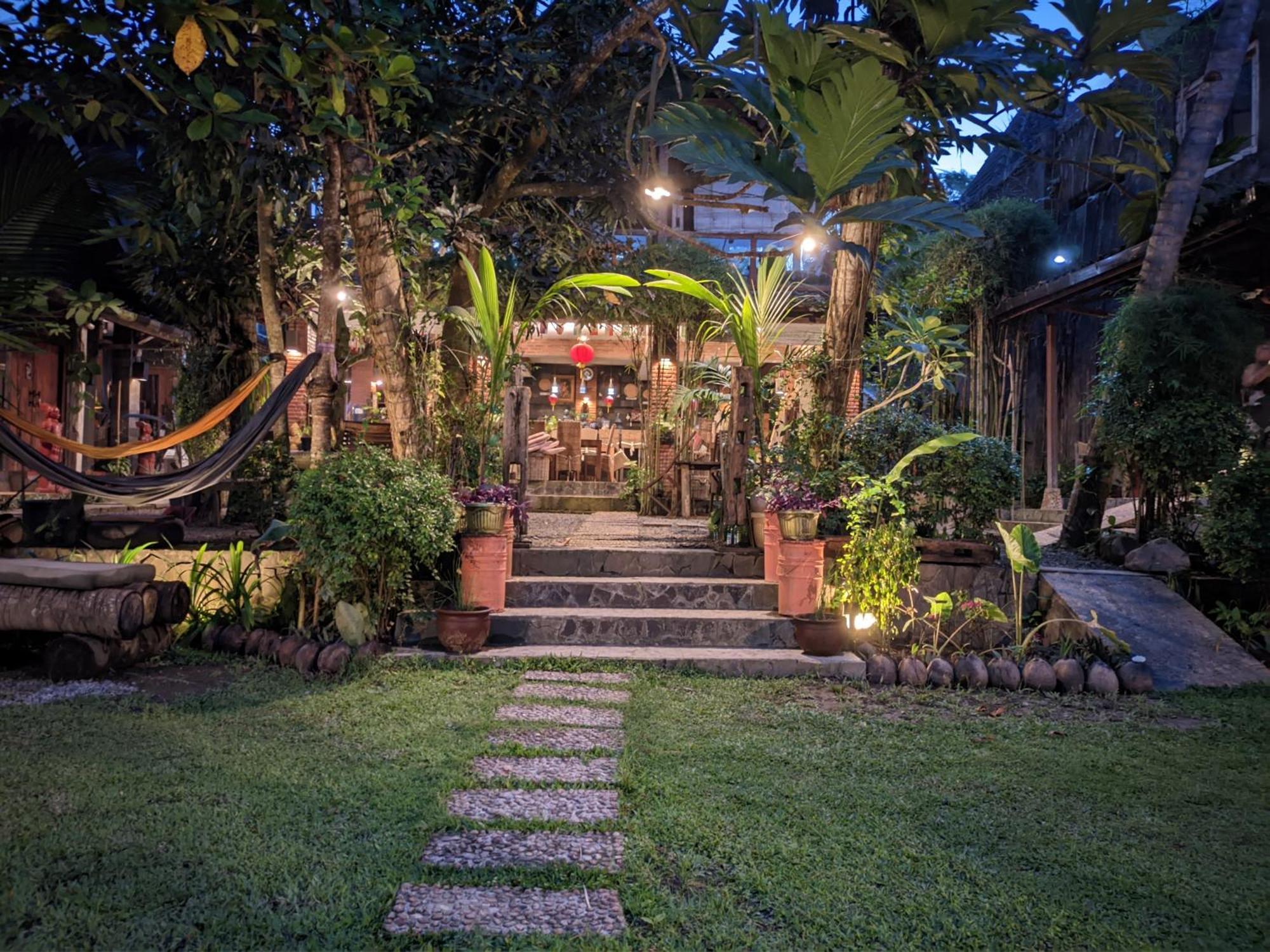 Astuti Gallery Homestay Yogyakarta Dış mekan fotoğraf