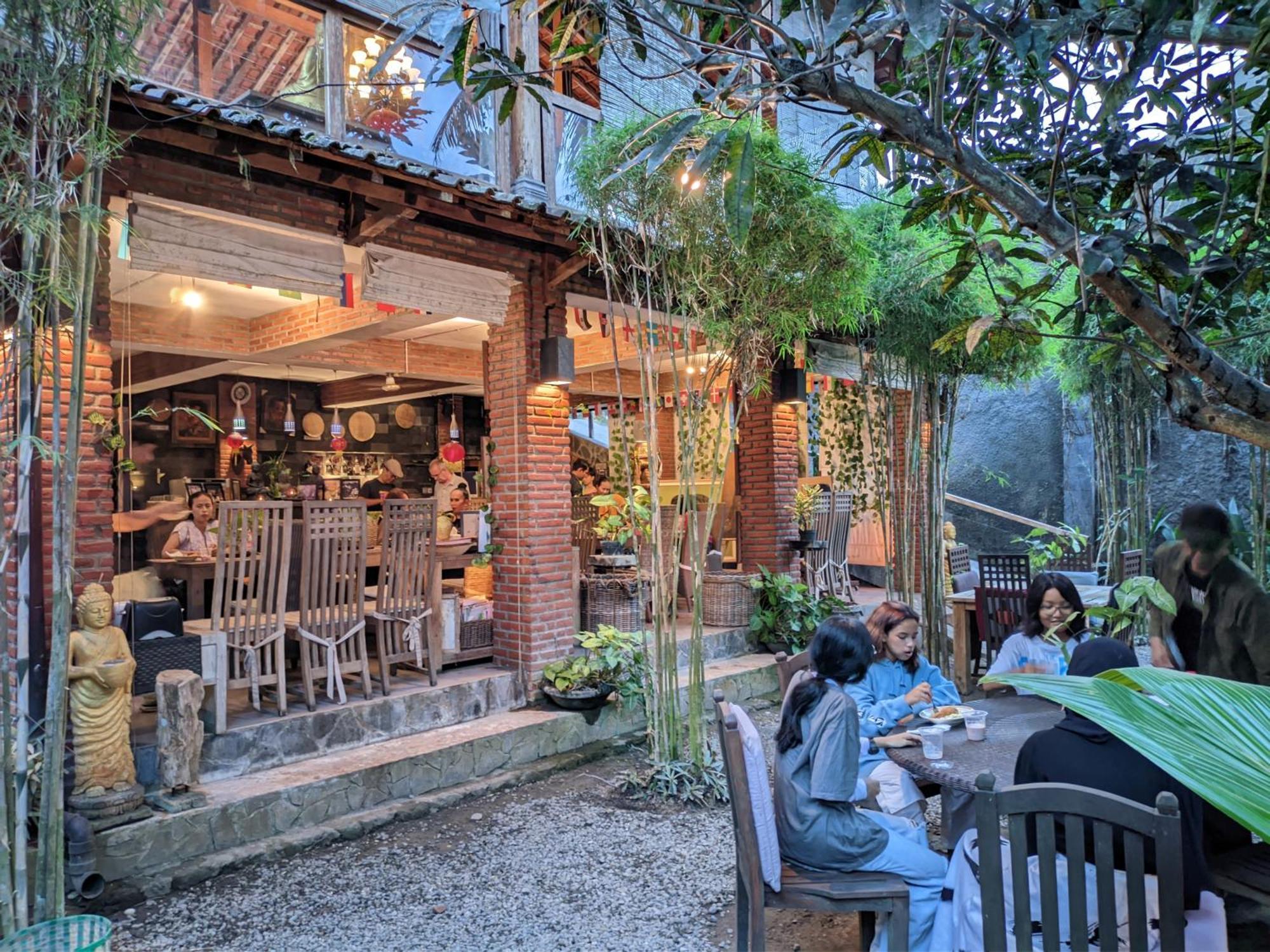 Astuti Gallery Homestay Yogyakarta Dış mekan fotoğraf