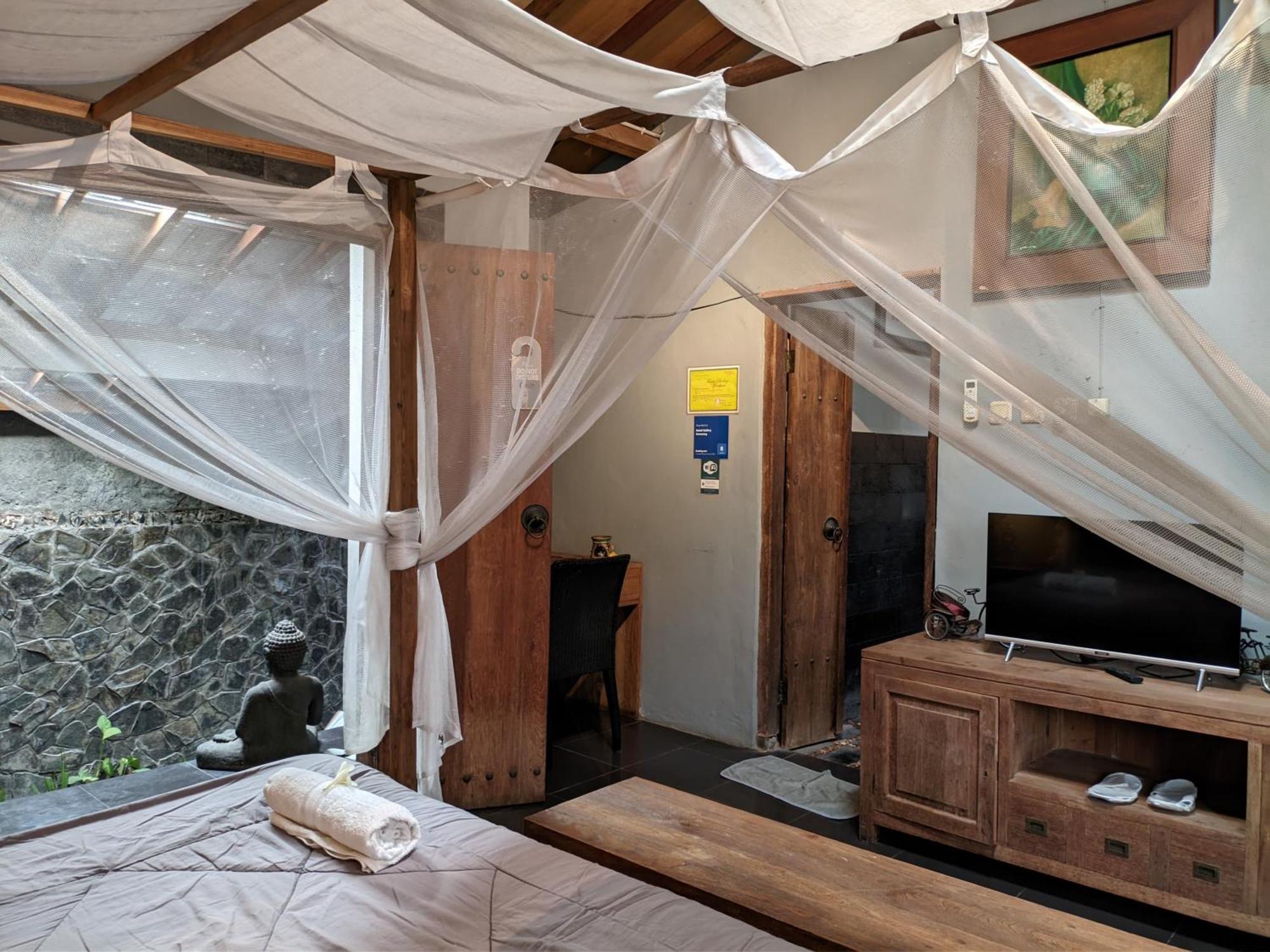 Astuti Gallery Homestay Yogyakarta Dış mekan fotoğraf