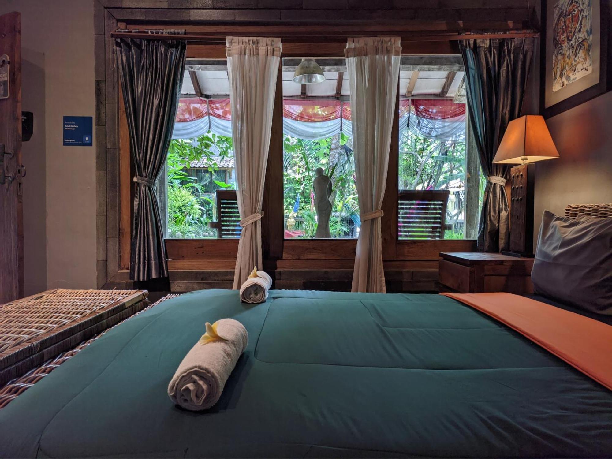 Astuti Gallery Homestay Yogyakarta Dış mekan fotoğraf