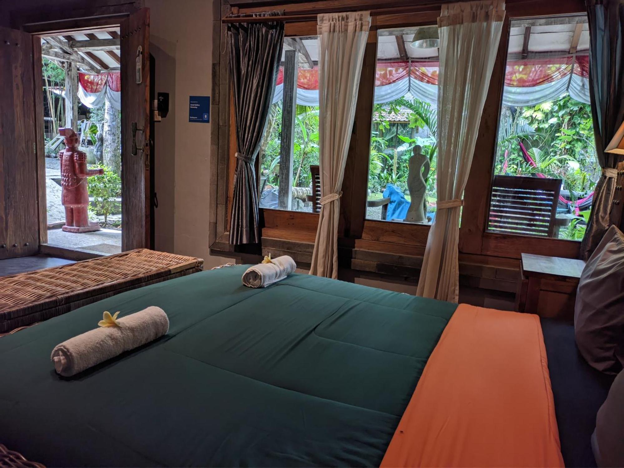 Astuti Gallery Homestay Yogyakarta Dış mekan fotoğraf